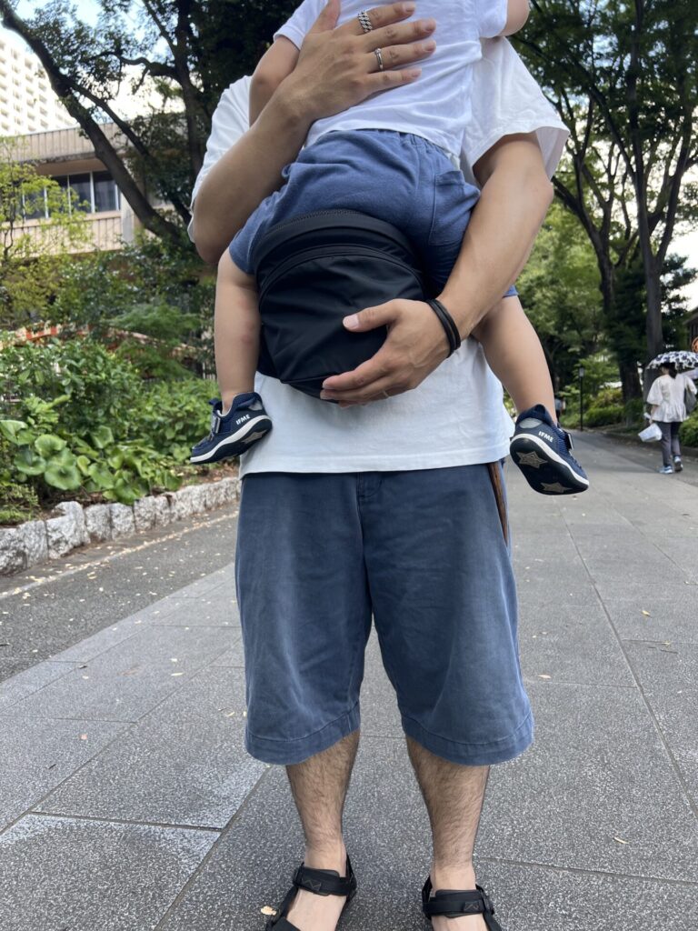 パパ抱っこ写真