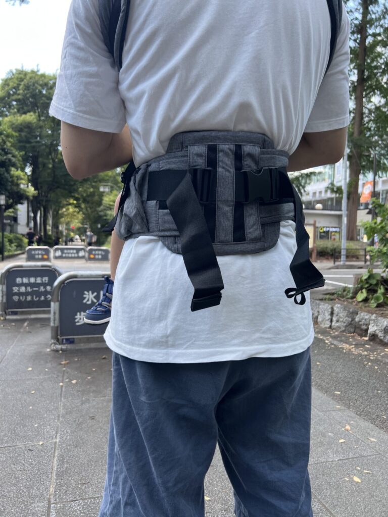 プライムパパ抱っこ時背面
