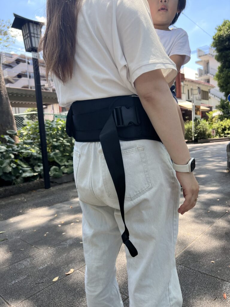 ママ抱っこ背面